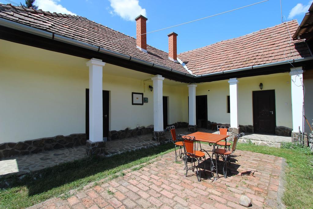 Toldi Vendégház Felsőtold Esterno foto